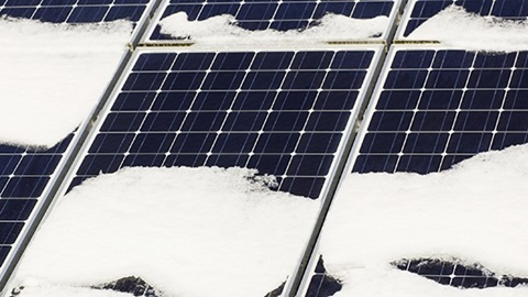 wat doen met sneeuw op zonnepanelen?